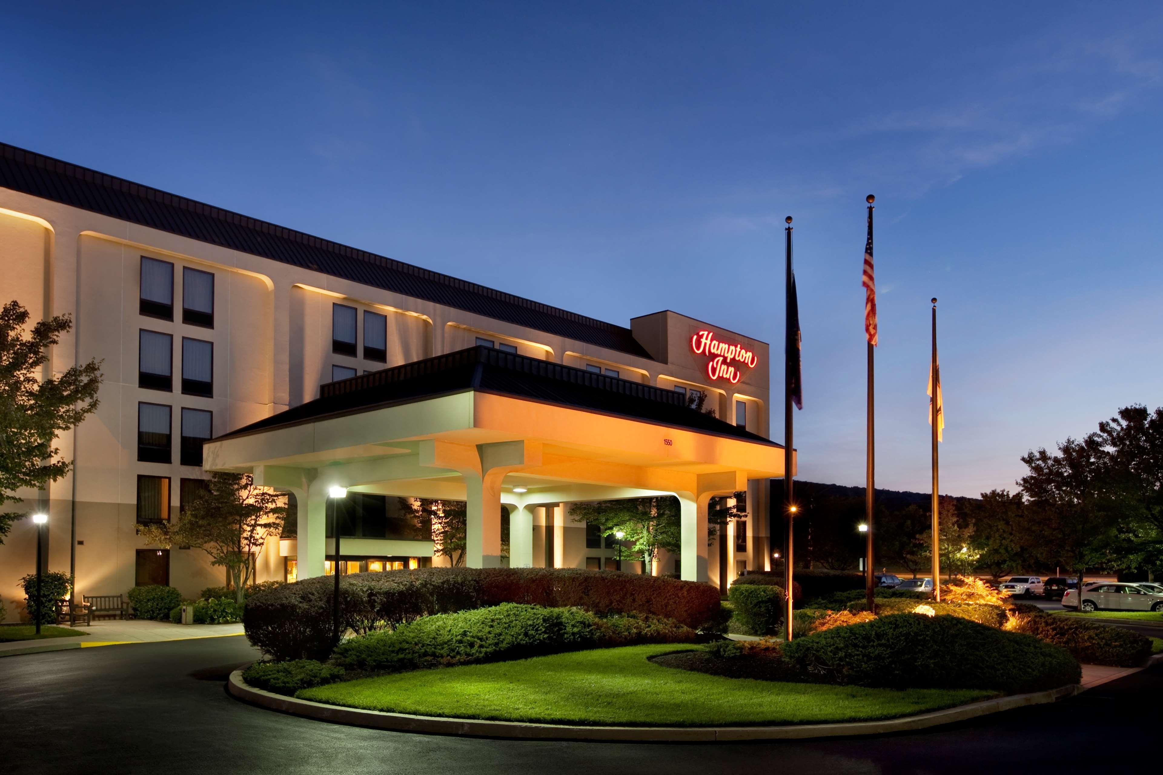 Hampton Inn - York Exterior photo